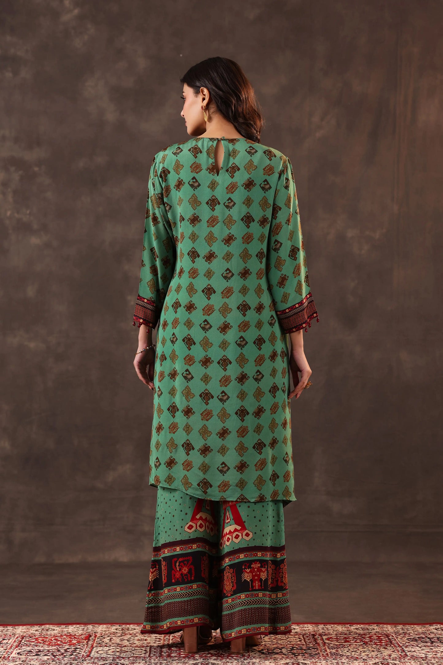 Printed Flayered Top with Straight Pant