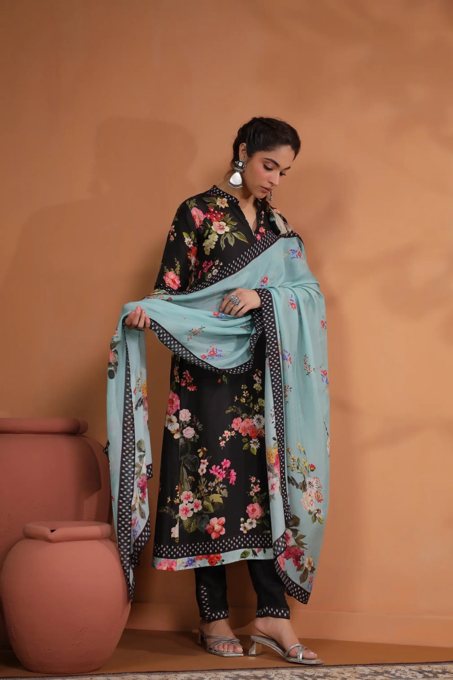 Floral Print Straight Kurti with Pant and Printed Dupatta