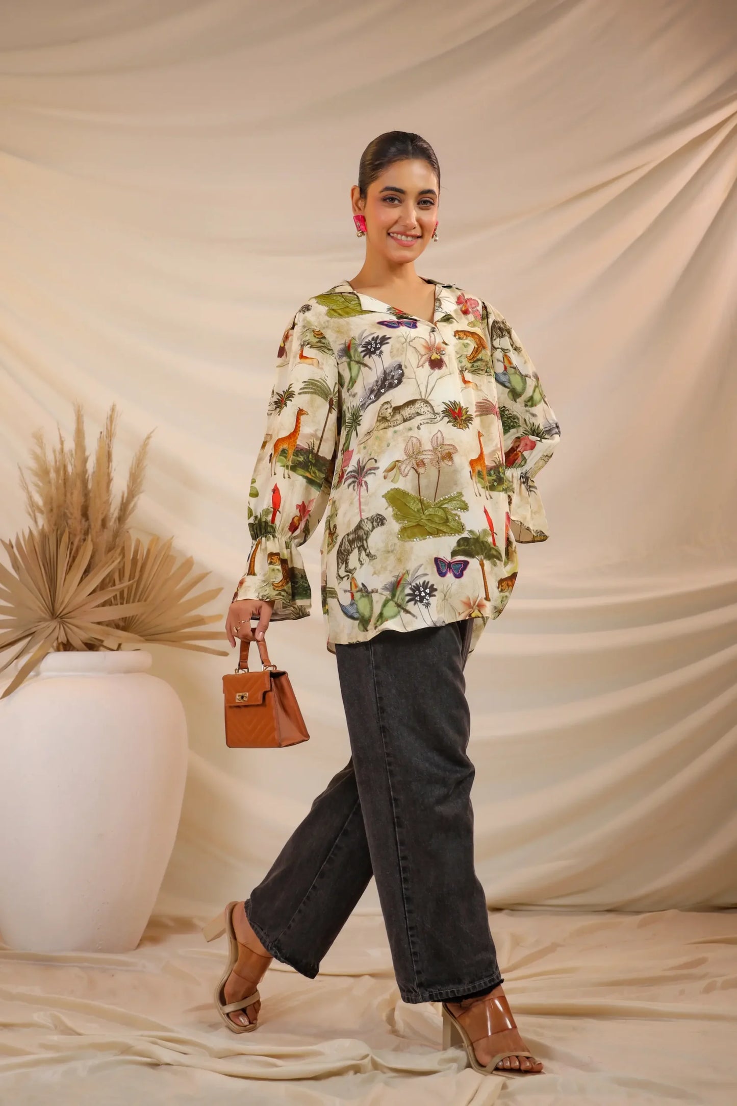 Printed Short Top with light Embellish