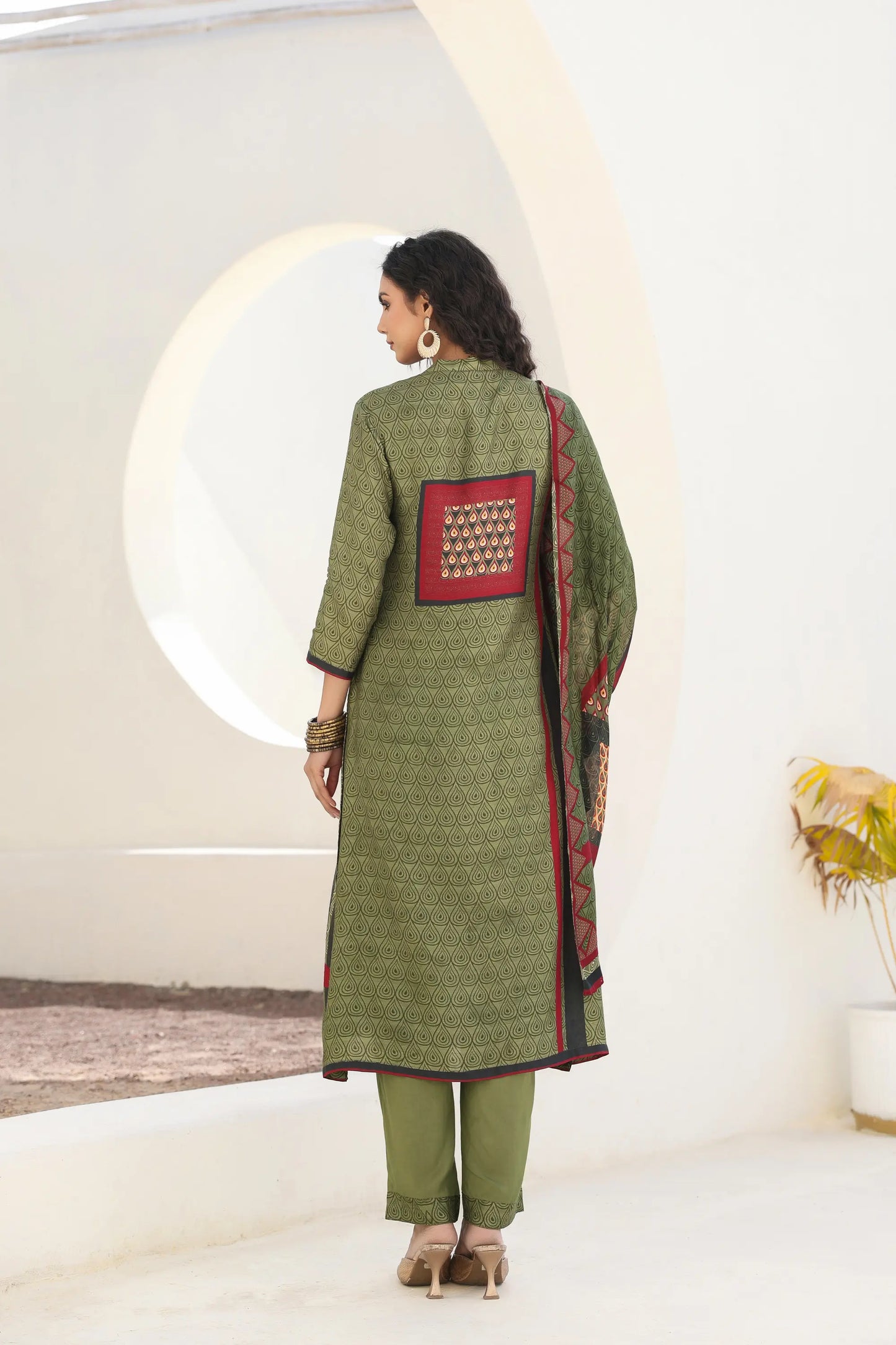 Traditional Print Straight Kurti with Pant and Printed Dupatta