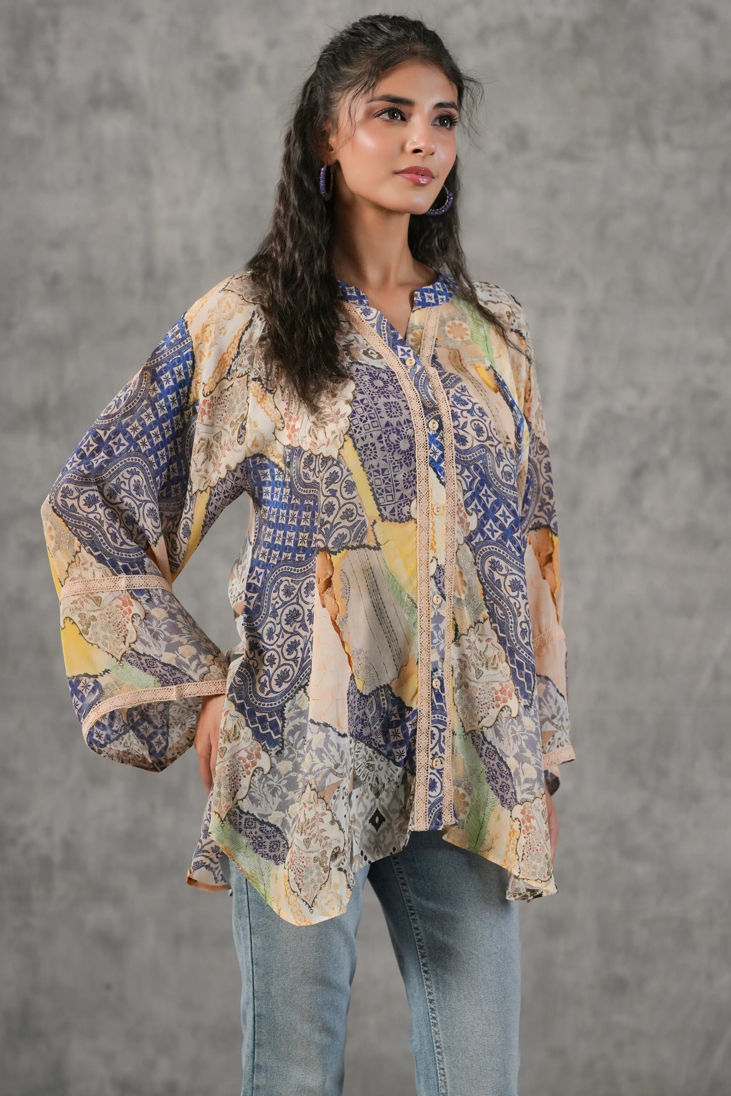 Printed Short Top with lace