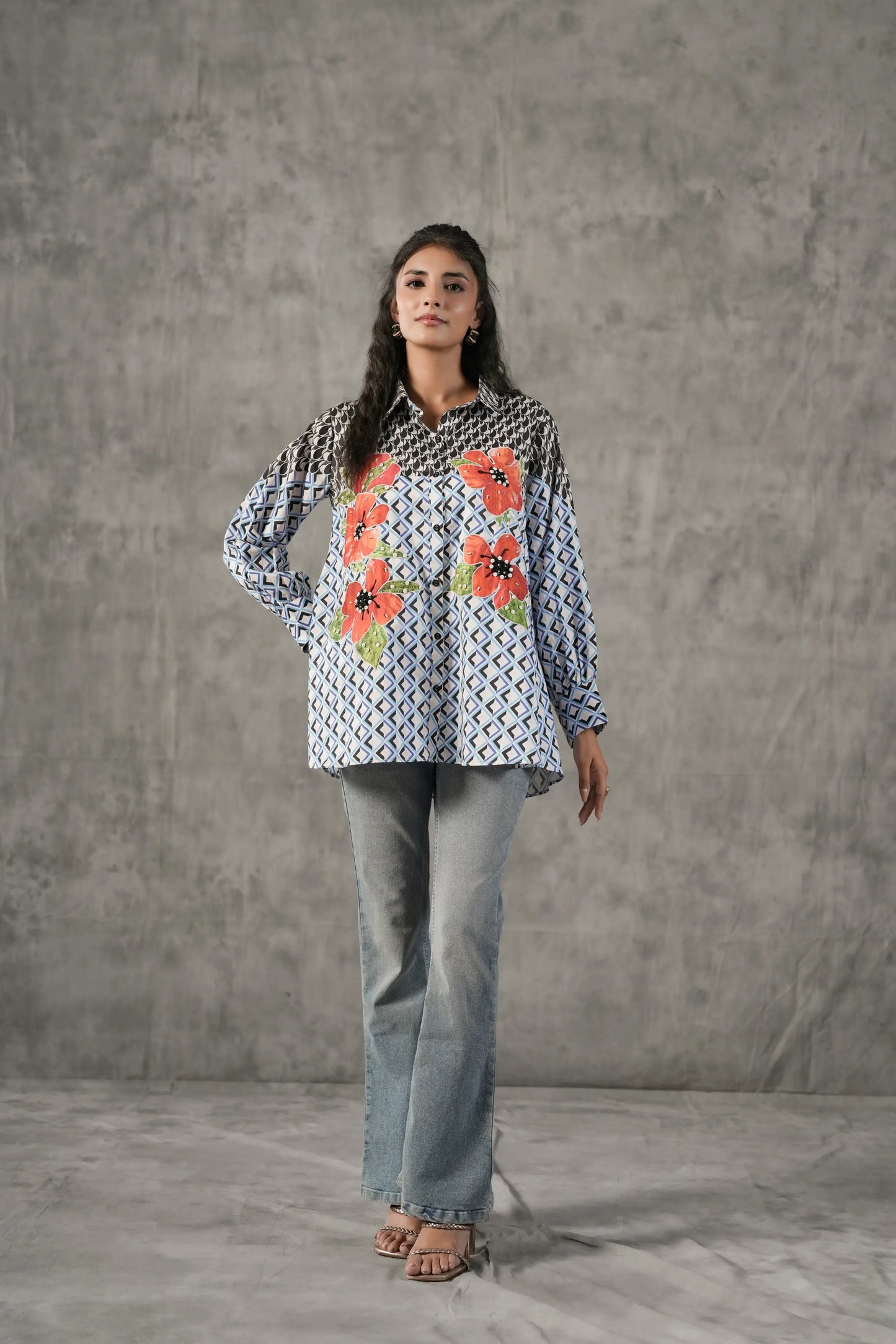 Printed Short Top with applique flower highlighted
