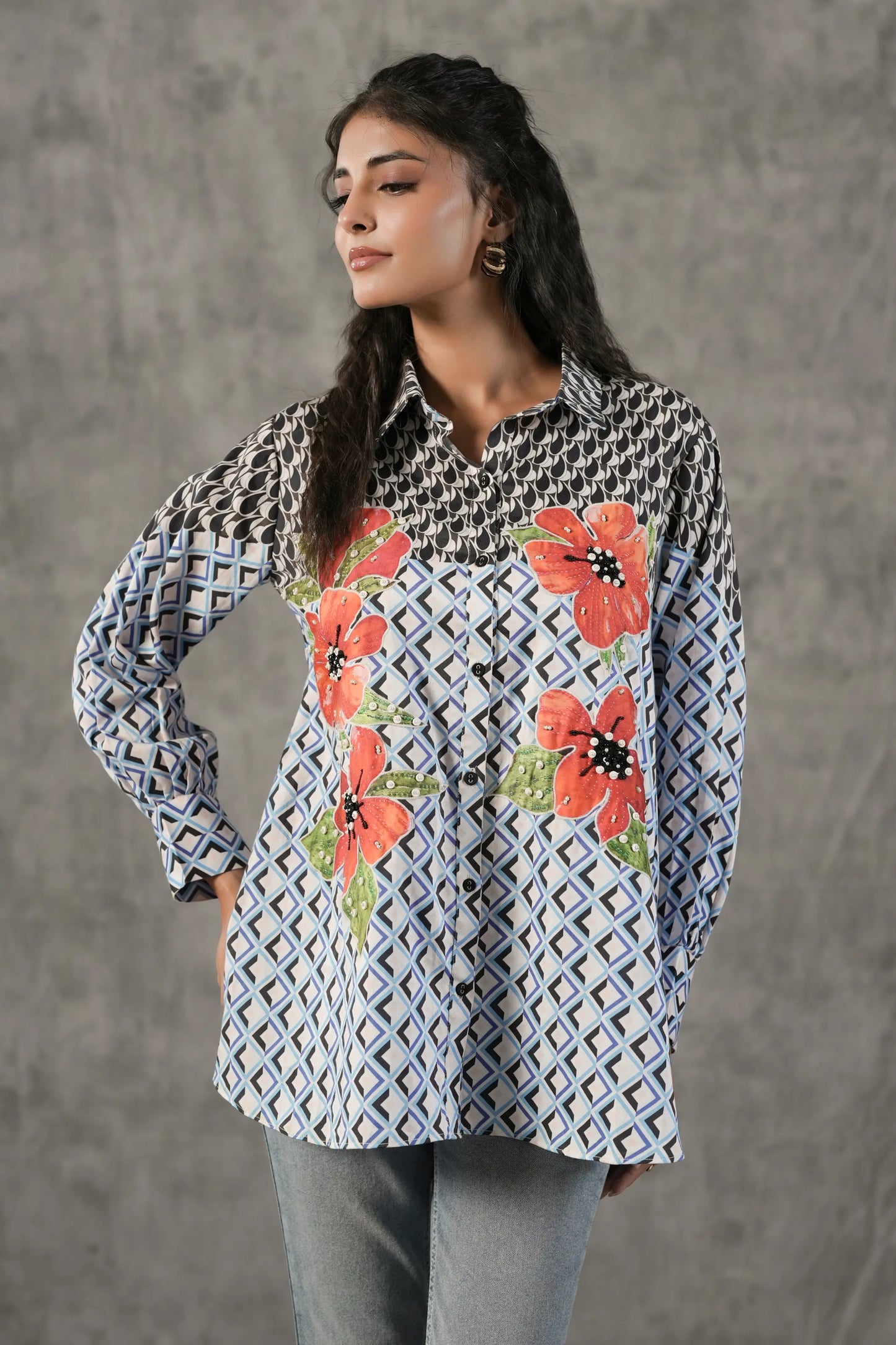 Printed Short Top with applique flower highlighted