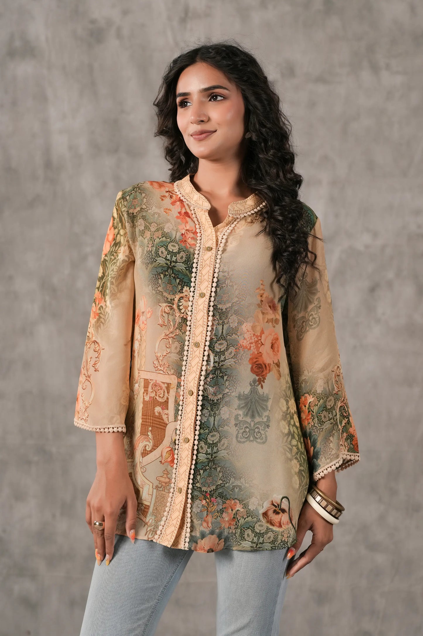 Printed Short Top with lace
