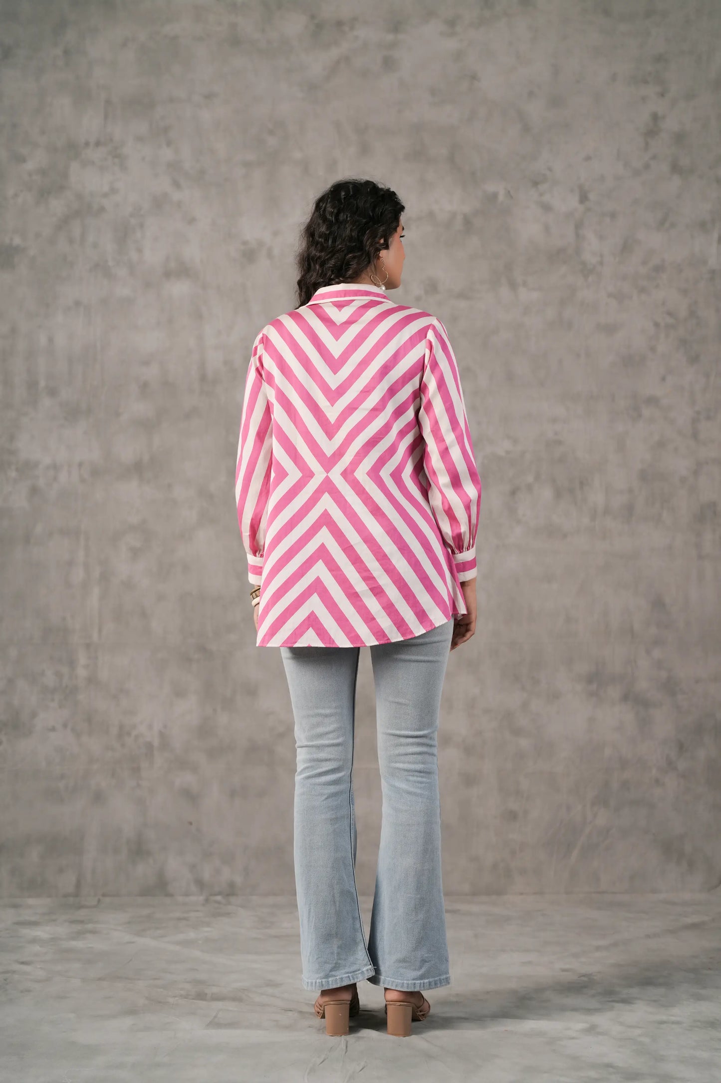 Printed Short Top with applique flower highlighted