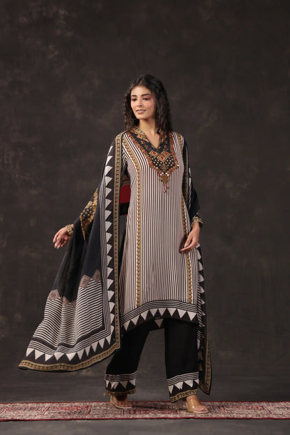 Three Piece Ethnic Kurti with highlight