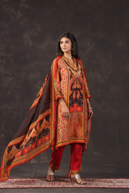 Three Piece Ethnic Kurti with highlight