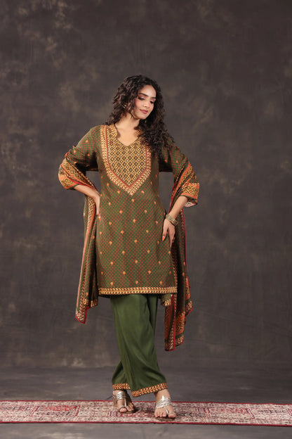 Three Piece Ethnic Kurti with highlight