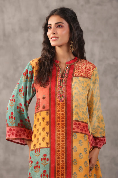 embellished aline top with straight pants. The ethnic Co-ords.