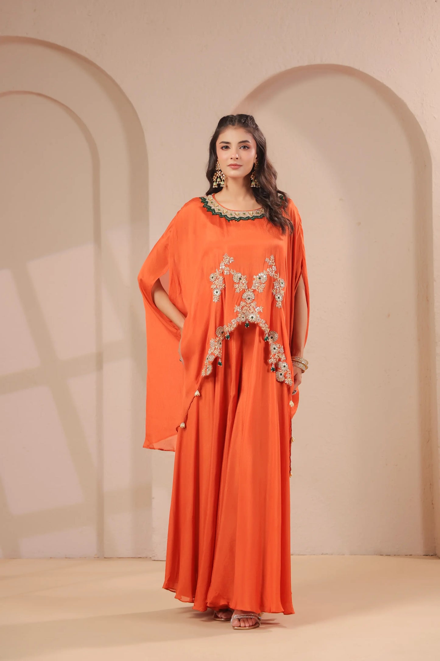 Hand emboidered cape with skirt-palazzo