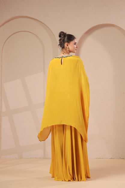 Hand emboidered cape with skirt-palazzo