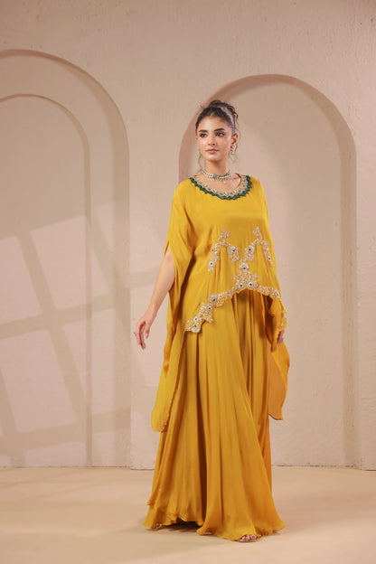 Hand emboidered cape with skirt-palazzo