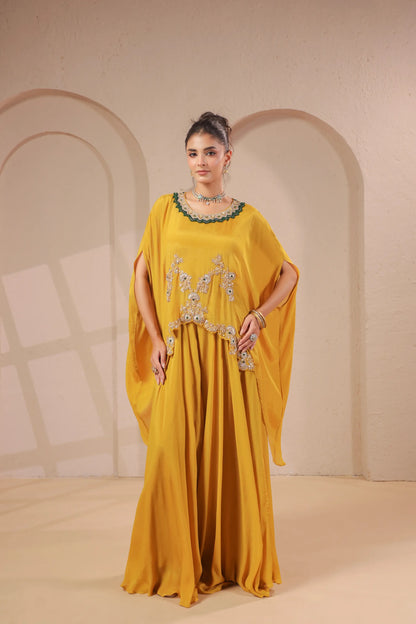 Hand emboidered cape with skirt-palazzo