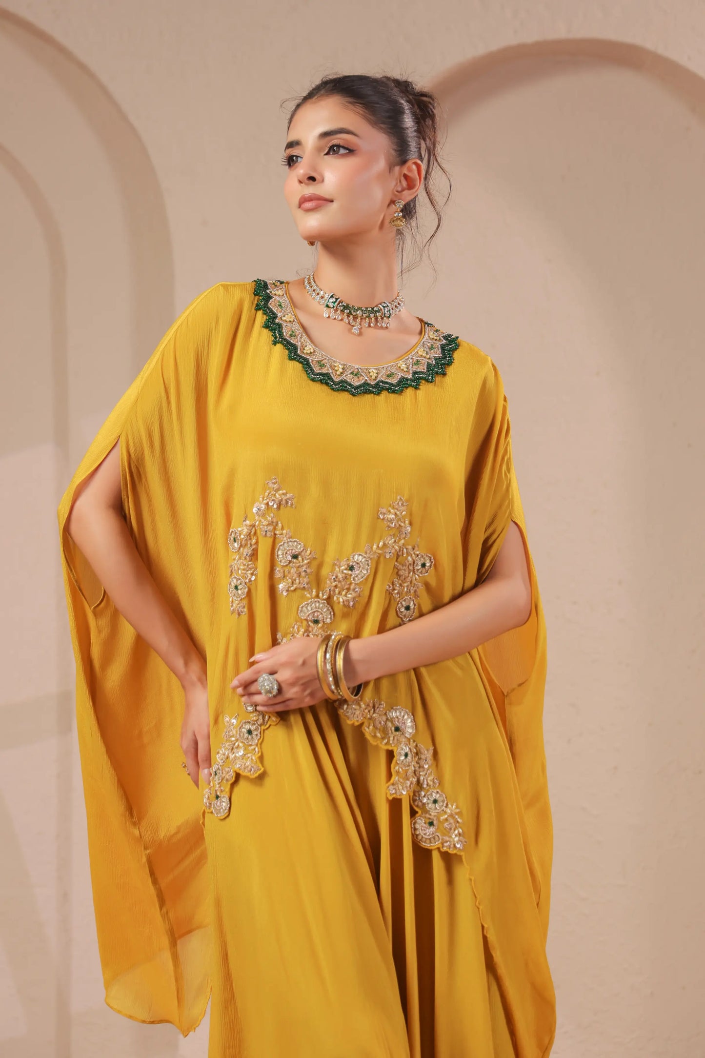 Hand emboidered cape with skirt-palazzo
