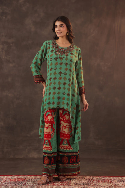 Printed Flayered Top with Straight Pant