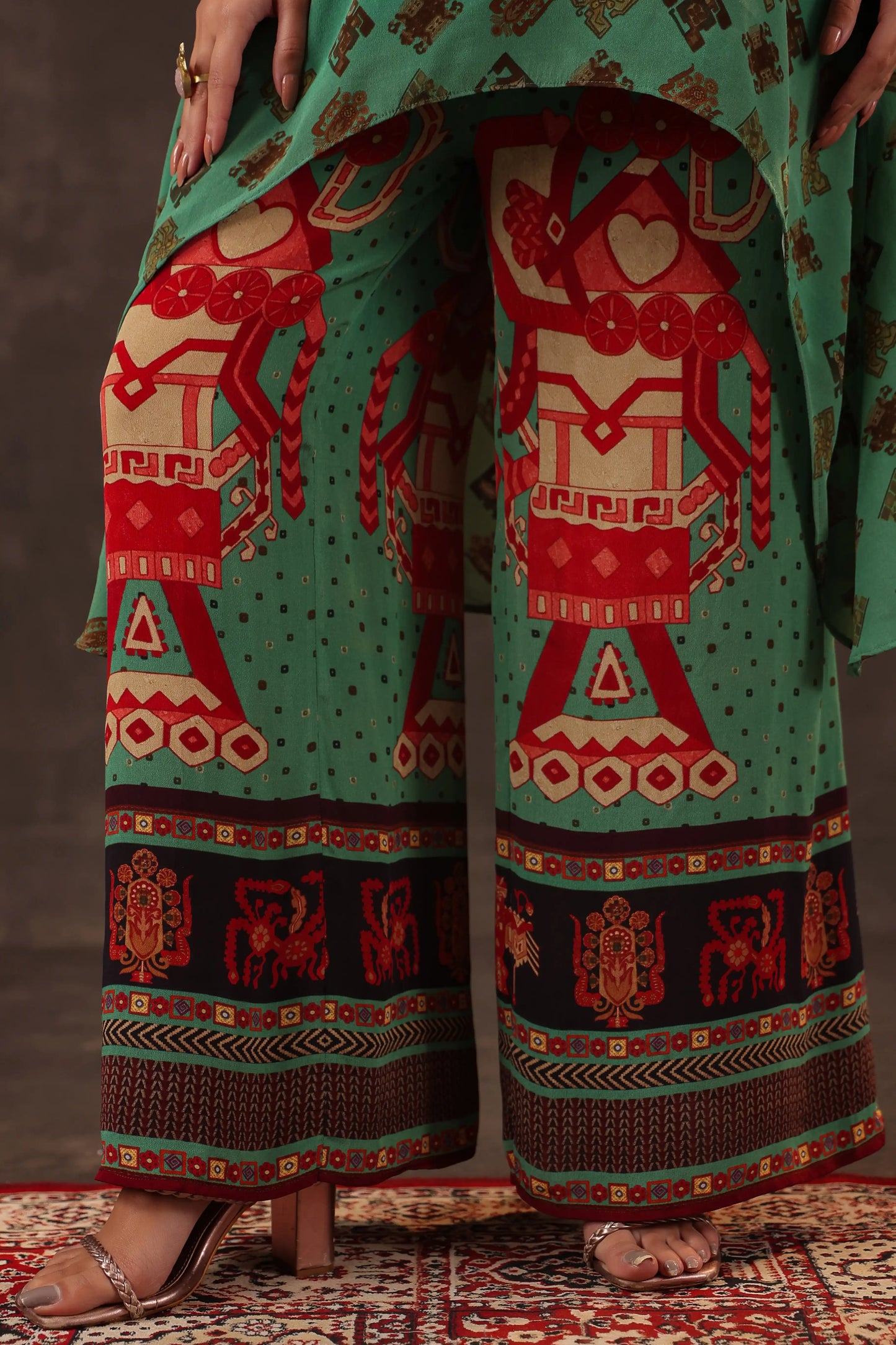 Printed Flayered Top with Straight Pant