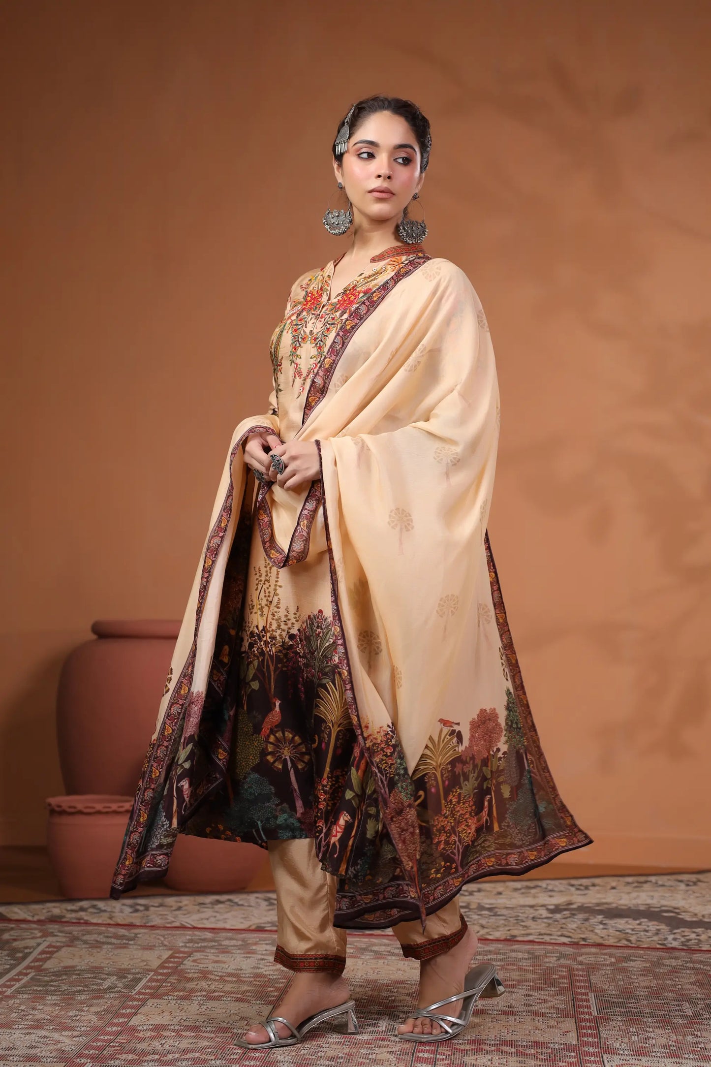 Oriental Print Straight Kurti with Pant and Printed Dupatta